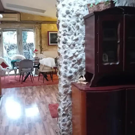 Lovely In Rose Resort, ホームステイ