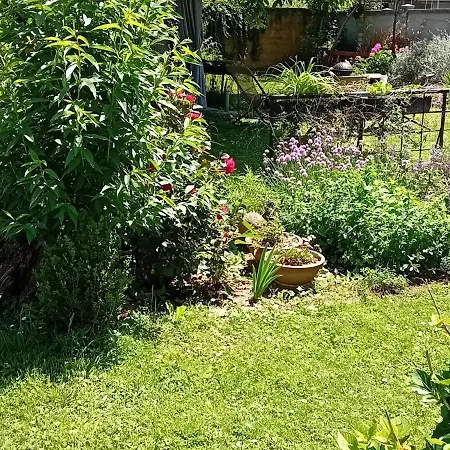 Homestay Lovely In Rose Resort, Ljubljana