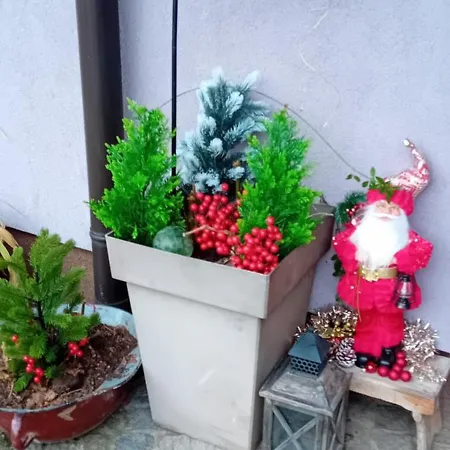 Roseart Room In Rose Resort, Ljubljana Lubiana