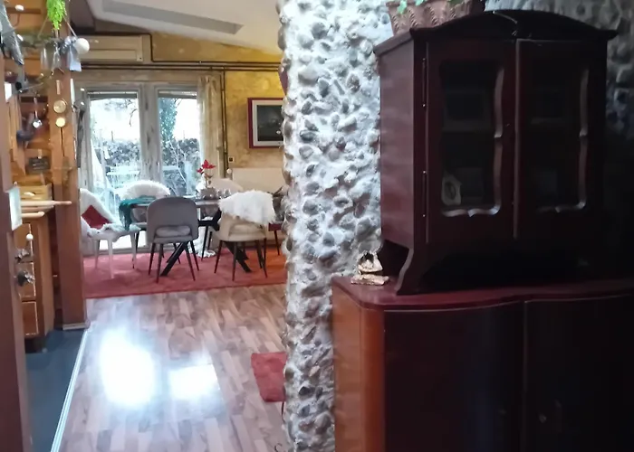 Lovely In Rose Resort, Ostanak kod kuće