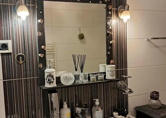 Lovely In Rose Resort, בית אירוח